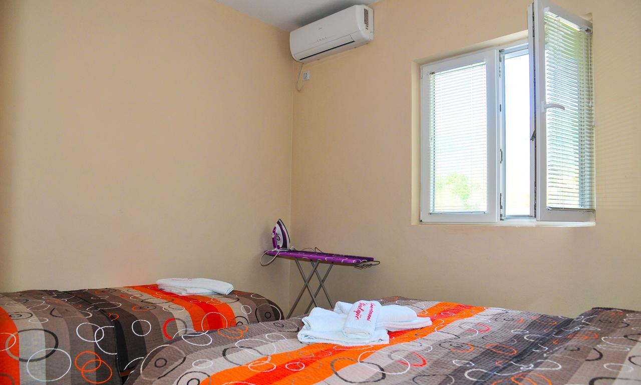 Apartmani Bulajic Tivat Exterior foto